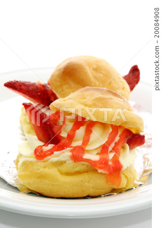Strawberry Chou Cream Strawberry Chou Cream 20084908