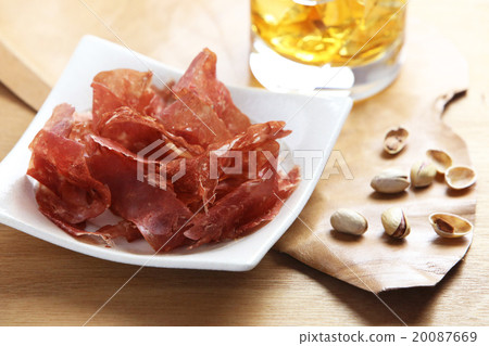 Sliced beef jerky sideways 20087669