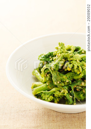 Rape blossoms with mustard 20089032