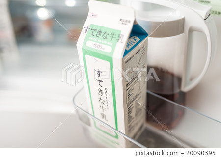 牛奶(假想的包裝) 牛奶(假想的包裝) 20090395