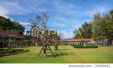 Marukhathaiyawan Palace and garden in Cha-Am 20090602