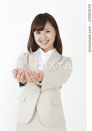 To put in hands 20092659