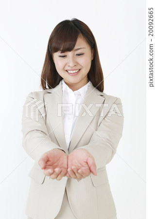 To put in hands 20092665