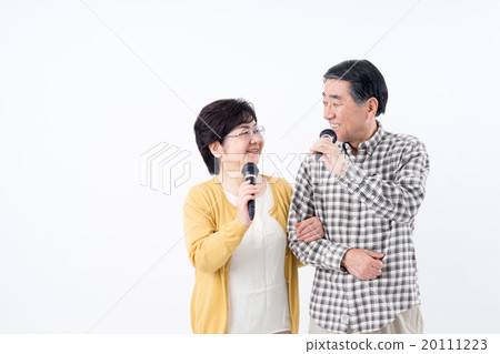 Senior couple (karaoke) 20111223