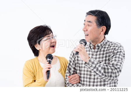 Senior couple (karaoke) 20111225