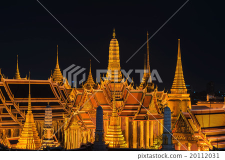 Temple of the Emerald Buddha at dusk Wat Phra Kaew Temple of the Emerald Buddha at dusk Wat Phra Kaew 20112031