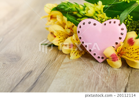 Valentines Day heart with flowers 20112114
