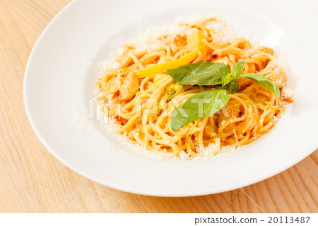 Italian pasta 20113487