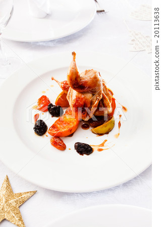 quail on Christmas table 20113638
