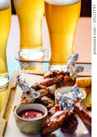 bbq buffalo wings with beer 20113747
