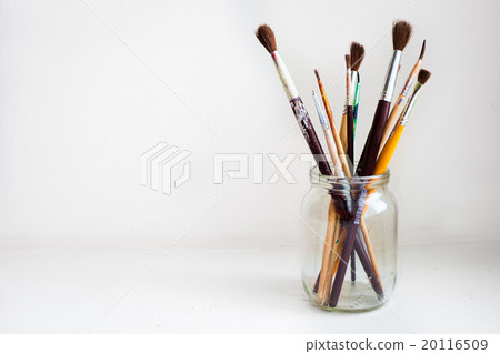 Jar of Paint Brushes 20116509