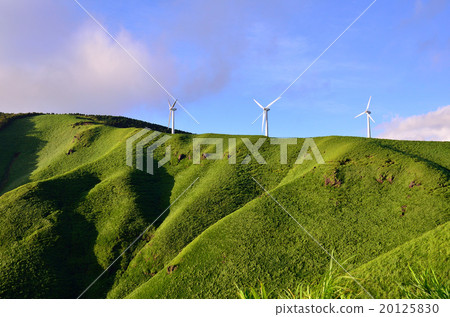 清晨在阿蘇環山 20125830