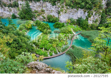 Beautiful waterfalls in Plitvice Lakes National 20127595