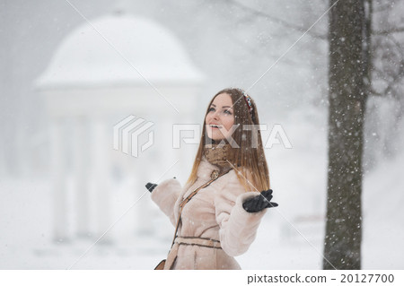 The joy of falling snow 20127700