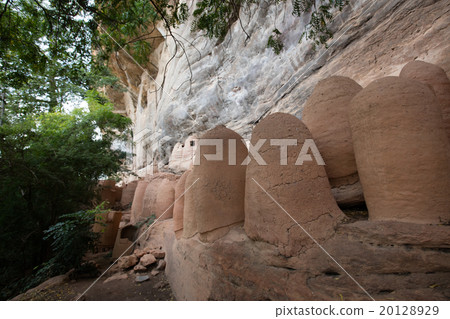 Troglodyte village, Burkina faso Troglodyte village, Burkina faso 20128929