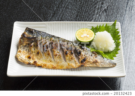 Grilled mackerel with salt Grilled mackerel with salt 20132423