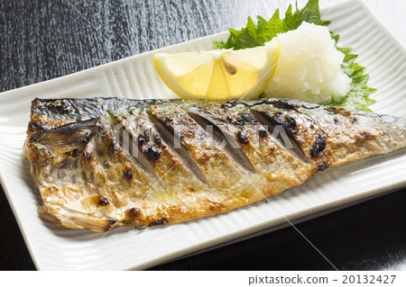 與鹽的烤鯖魚 20132427