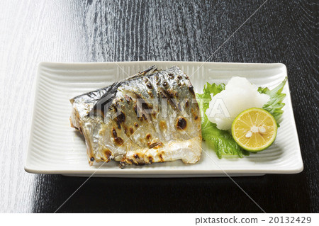 與鹽的烤鯖魚 20132429
