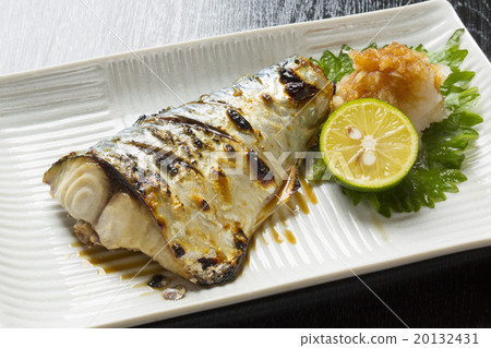 與鹽的烤鯖魚 20132431