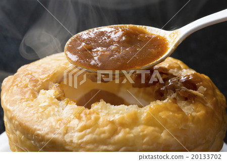 Pie wrapped beef stew 20133702