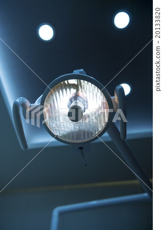 醫院的燈 20133820