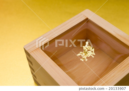 Mackerel with gold leaf and gold background sake image Small amount Mackerel with gold leaf and gold background sake image Small amount 20133907