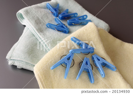 衣夾和毛巾 衣夾和毛巾 20134930