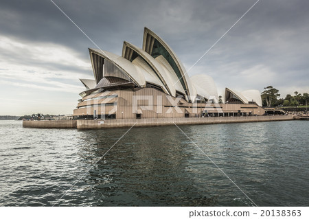 The city of Sydney and the Opera House The city of Sydney and the Opera House 20138363