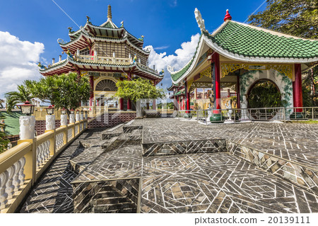 Pagoda and dragon sculpture of the Taoist Temple Pagoda and dragon sculpture of the Taoist Temple 20139111