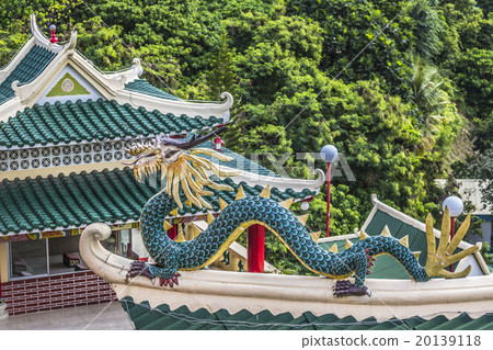 Pagoda and dragon sculpture of the Taoist Temple 20139118
