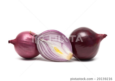 ripe onions isolated on a white background closeup 20139216