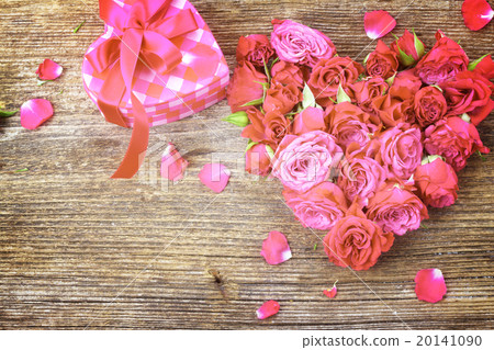 pile of mauve roses pile of mauve roses 20141090