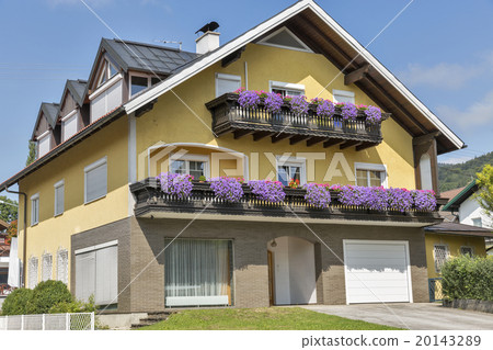 Typical Alpine architecture in Austria 20143289