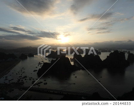 越南世界遺產下龍灣朝日 越南世界遺產下龍灣朝日 20144833