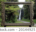 Oakland Suburb - Funua's Otaki and Picture Frame Monument 20144925