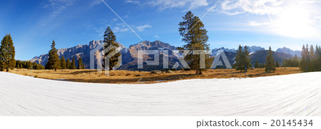 The panorama of ski slope 20145434