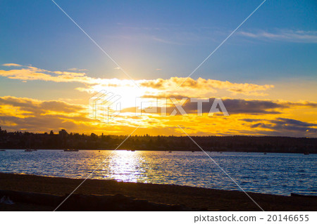 Setting sun 20146655