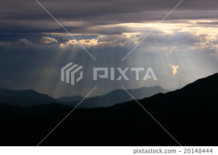 從南阿爾卑斯山看到的光點·Kita dake和Ina valley方向 從南阿爾卑斯山看到的光點·Kita dake和Ina valley方向 20148444