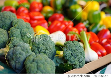Broccoli and paprika on farmer agricultural market Broccoli and paprika on farmer agricultural market 20148646