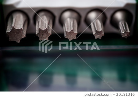 A set of screwdriver bits 20151316