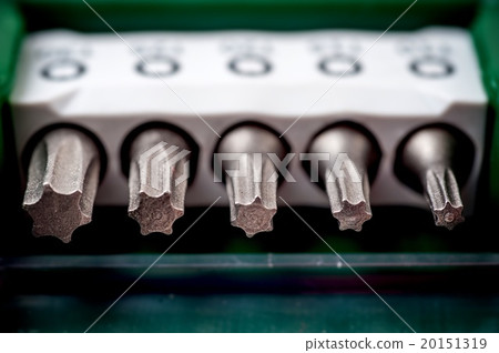 A set of screwdriver bits 20151319
