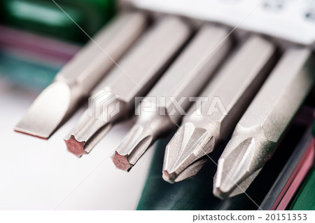 A set of screwdriver bits 20151353