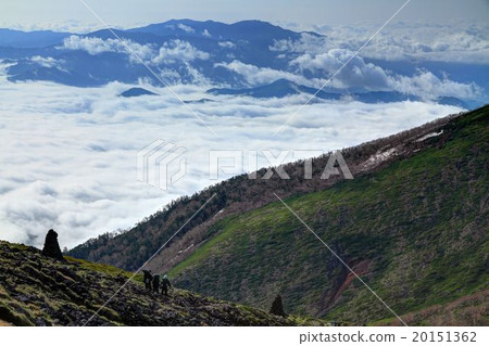 Mountain ranges of Yatsugatake mountains · Iwodake from the sea of clouds and Okuchi Chichibu 20151362