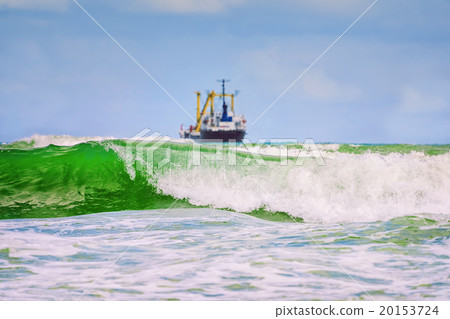 Waves on the Sea Waves on the Sea 20153724