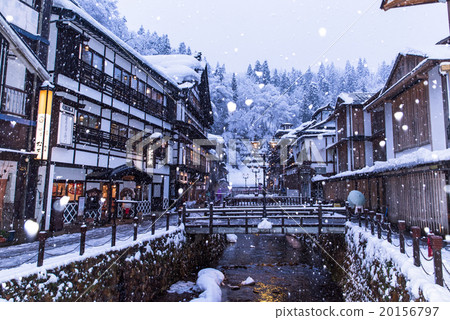 Snowscapes of Ginzan Onsen 20156797