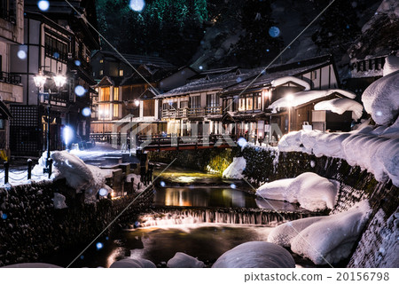 Snowscapes of Ginzan Onsen 20156798