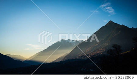 Sunset in alp mountains near Schenna, south tyrol 20158009