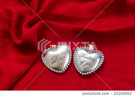 two hearts red  background 20160002