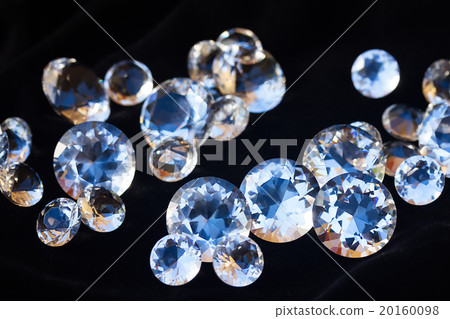 Diamonds on black 20160098