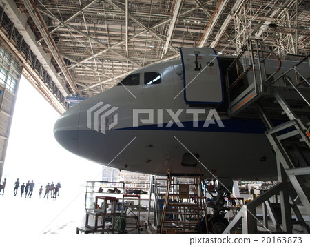 Aircraft hangar 20163873